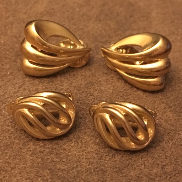 TWO PAIR Vintage Gold Tone Earrings (1 Pair MONET) - Picture 1 of 8